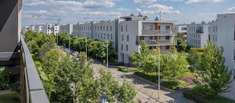 Modern Apartment | Parking, Balcony and Workspace