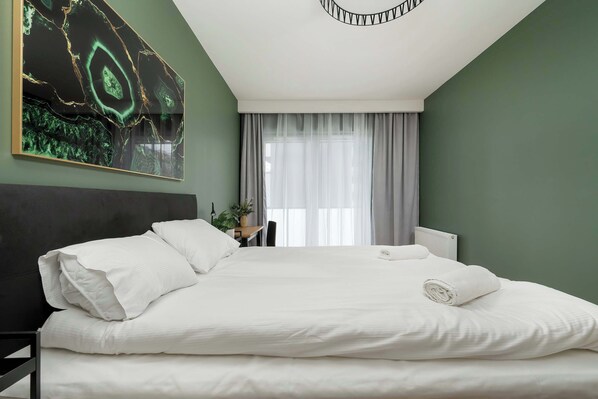 1 bedroom, desk, iron/ironing board, WiFi
