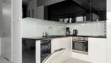 Refrigerador, horno, placa de cocina, lavavajillas