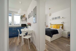 2 bedrooms, desk, iron/ironing board, travel cot