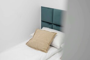 Iron/ironing board, travel cot, WiFi, bed sheets