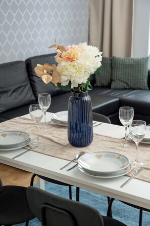 Dining - Elegant Apartment in Wroclaw | Place to Work | Smart TV (Wrocław)