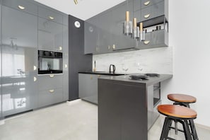Fridge, microwave, oven, stovetop - Stylish Apartment with Air Conditioning | Parking | Balcony (Wrocław)