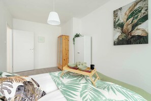 2 habitaciones, tabla de planchar con plancha, wifi y ropa de cama 