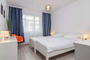 1 habitación, tabla de planchar con plancha, wifi y ropa de cama 