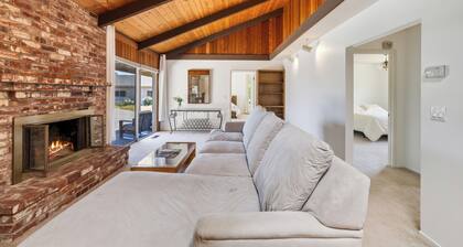 Charming 3 Bdroom w/ a heated pool in the heart of wine country in Saint Helena.