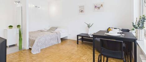 Fer et planche à repasser, Wi-Fi, draps fournis