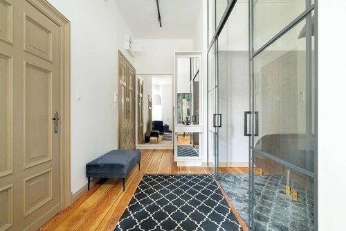 Stylish Apartment in the Center | 5 minutes to Market Square