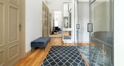 Stylish Apartment in the Center | 5 minutes to Market Square