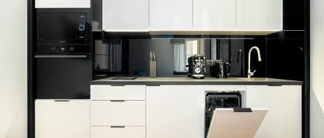 Geladeira, micro-ondas, fogão, cooktop