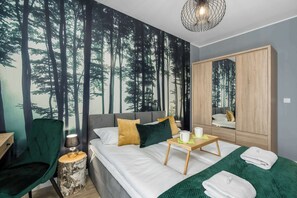 Iron/ironing board, WiFi, bed sheets