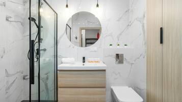 Doccia, asciugacapelli, asciugamani