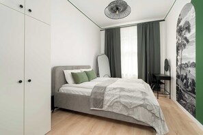 1 bedroom, desk, iron/ironing board, travel cot - Strzelecka 19 Bright Apartment poznan (Poznań)