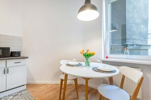 Dining - Cosy Studio Hercules | Poznań International Fair (Poznań)