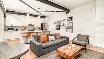 House (2 Bedrooms) | Living area | 32-inch Smart TV with digital channels, Netflix, Hulu