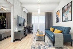 1 Schlafzimmer, Schreibtisch, Bügeleisen/Bügelbrett, Reisekinderbett