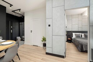 1 bedroom, desk, iron/ironing board, travel cot - Al. Kopisto 11 | Modern Apartment | A/C | Parking (Rzeszów)