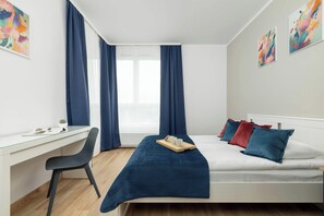 1 bedroom, desk, iron/ironing board, WiFi