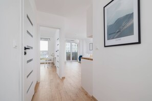 TV, offices - Baildona 18C | Bright Apartment | Balcony, Parking (Katowice)