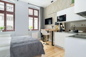 Desk, iron/ironing board, WiFi, bed sheets