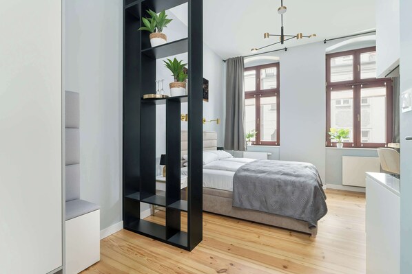 Schreibtisch, Bügeleisen/Bügelbrett, WLAN, Bettwäsche