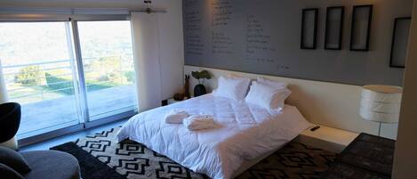 3 chambres, fer et planche Ă repasser, draps fournis