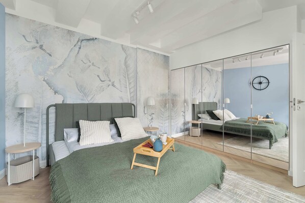 2 bedrooms, desk, iron/ironing board, travel cot