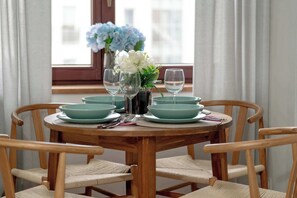 Dining - Spacious Apartment in the Center | Two Bedrooms | Desk. (Poznań)
