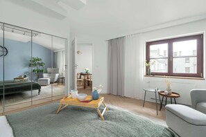 2 bedrooms, desk, iron/ironing board, travel crib