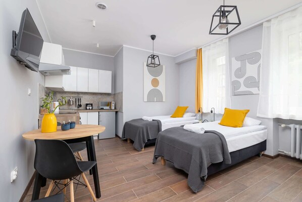 مكواة/لوح كي وواي فاي وملاءات أسرّة