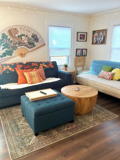 Entire Bungalow with Fenced-In Yard! Sleeps 6 + Office Space, Central Des Moines