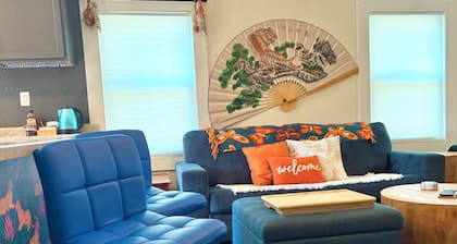 Entire Bungalow with Fenced-In Yard! Sleeps 6 & Pet-Friendly, Central Des Moines
