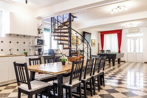 Dining - Stone House With two Balconies and the sea View (Bol)