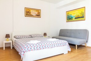 3 habitaciones, tabla de planchar con plancha y wifi gratis 