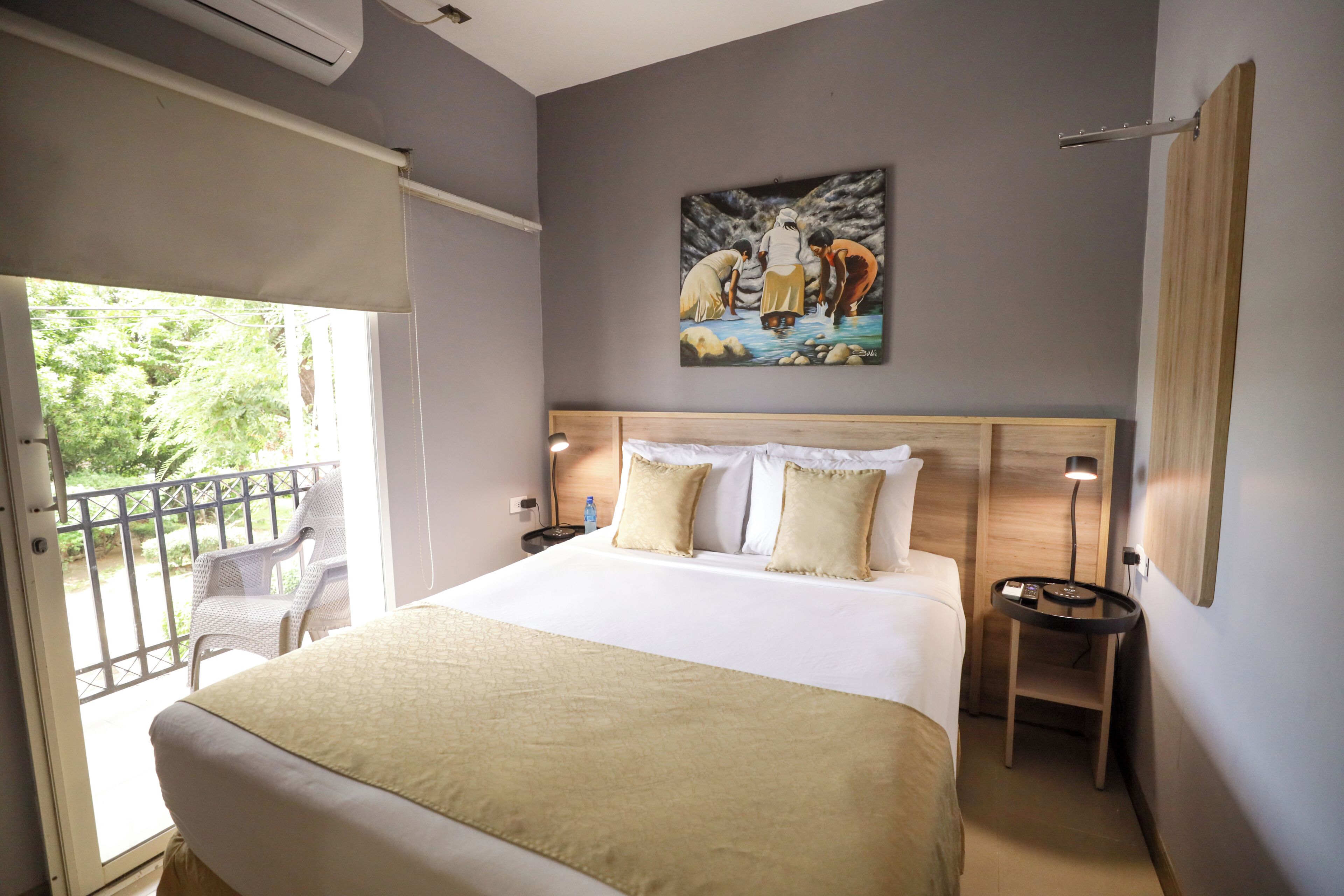 Deluxe Room | Laptop workspace, iron/ironing board, free WiFi