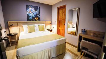 Deluxe Room | Laptop workspace, iron/ironing board, free WiFi