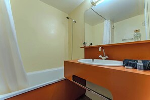 Shower, hair dryer, towels - Scenic Apt Duplex near the Slopes (Valthorens)
