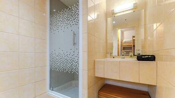 Een douche, een haardroger