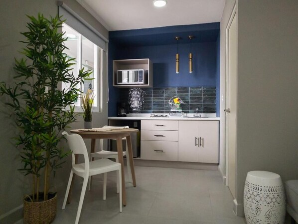 Basic Apartment | Private kitchen