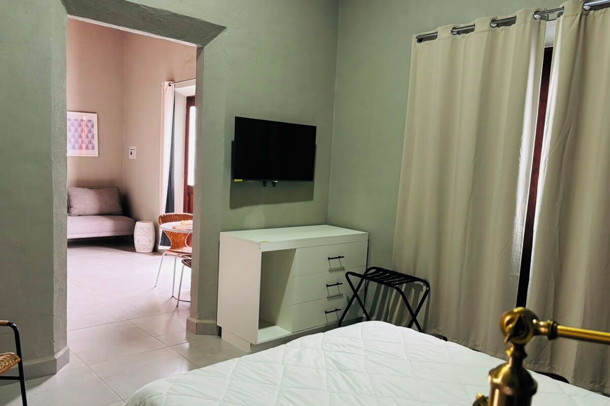 Standard Apartment | WiFi (free), bed sheets