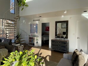 3 bedrooms, WiFi, bed sheets - Charming 3-bedroom country house in East Hampton with AC, WiFi, backs up to park (East Hampton)