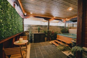Chalet, Balcony, Mountain View | Private spa tub