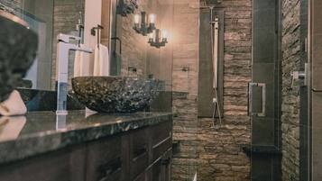 Chalet, Balcony, Mountain View | Bathroom