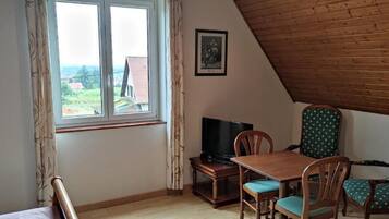 Classic Double Room, 1 Double Bed, Garden View | Interior