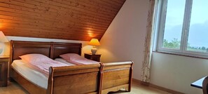 Double Room, 1 Double Bed, City View | Free WiFi - Chambres d'hotes de la Tulipe (Mittelbergheim)