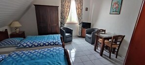 Twin Room, Pool View | Free WiFi - Chambres d'hotes de la Tulipe (Mittelbergheim)