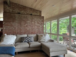 Smart TV - Centrally Located Bright Family Home with Peaceful Natural Views and Central A/C (Burlington)