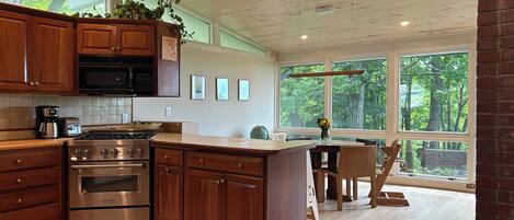 Micro-ondes, four, plaque de cuisson, lave-vaisselle