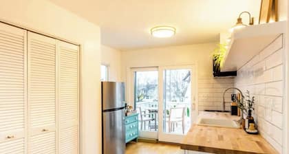 Lovely apartment with Waterview & Patio in New Haven