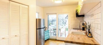 Lovely apartment with Waterview & Patio in New Haven